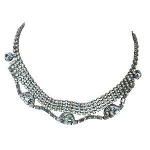 Vtg 1950s Rhinestone Tiered  Scalloped Silver Tone Bib Choker Necklace Weiss?